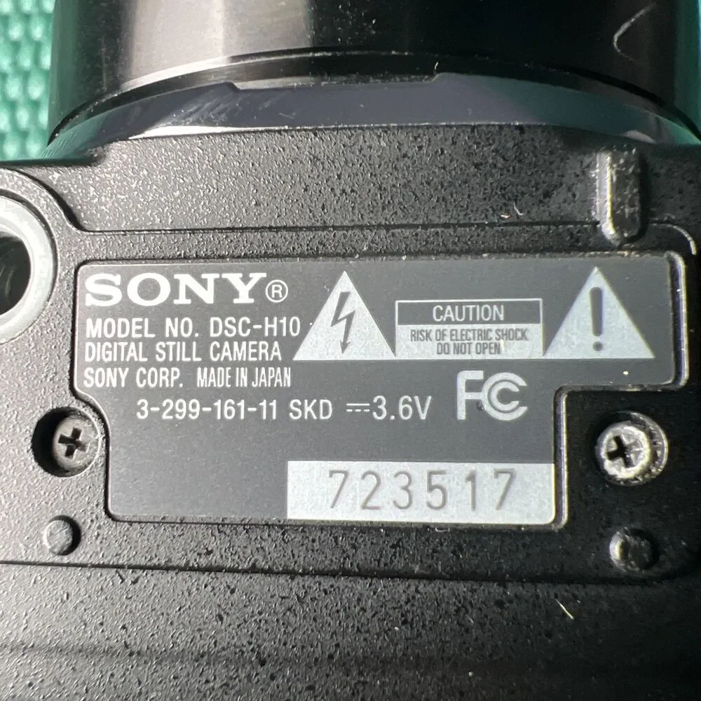 Sony CyberShot DSC-H10 8.1 MP Digital Still Camera Black Tested - No Charger